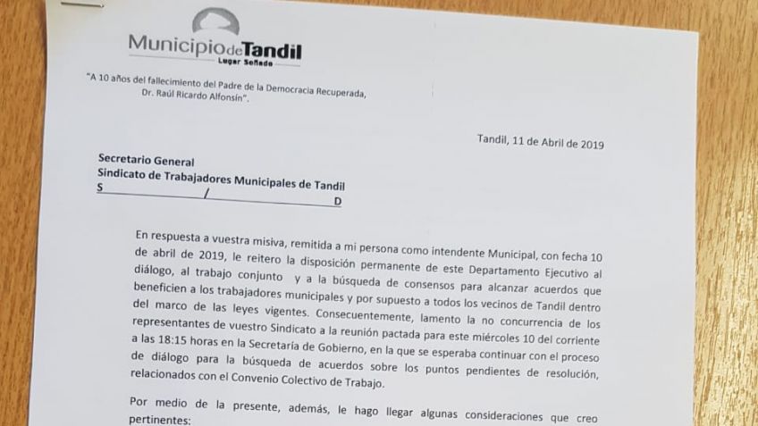 Lunghi le respondió a los municipales y dijo que "los términos empleados son inaceptables"