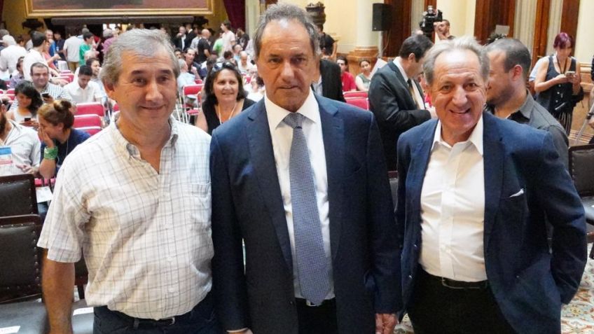 DE IZQUIERDA A DERECHA NESTOR BERTUCCI, DANIEL SCIOLI Y MARIO PETRUCCI PRESIDENTE DE LA FEDERACION ARGENTINA DE AJEDREZ ( FADA) 