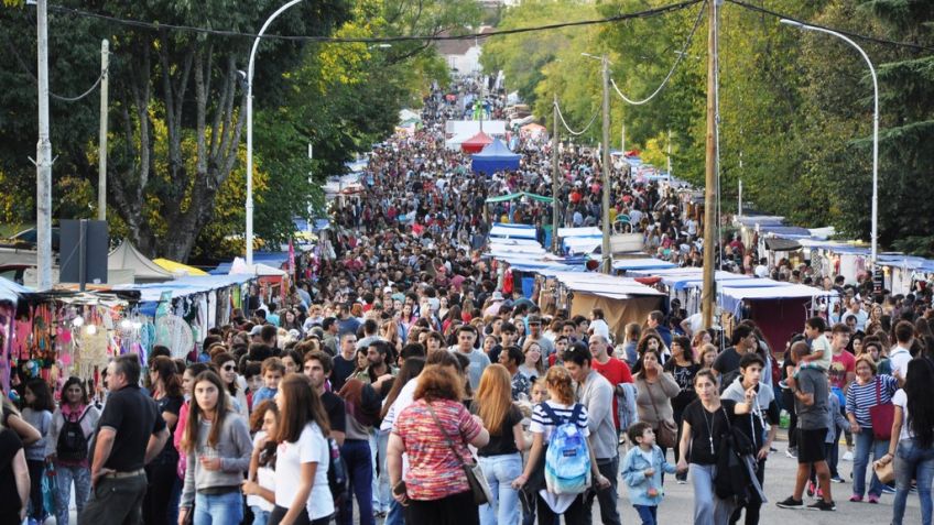 La Feria de Artesanos, el clásico paseo de la Semana Santa tandilense