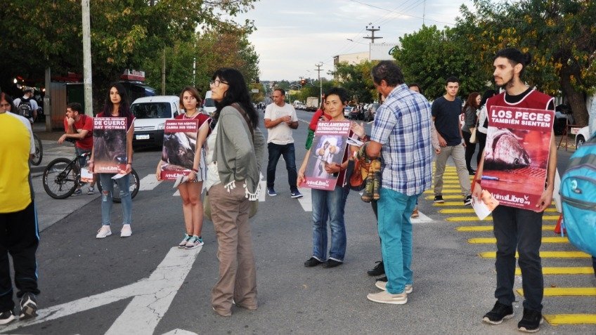 Manifestación vegana en la Feria del Parque