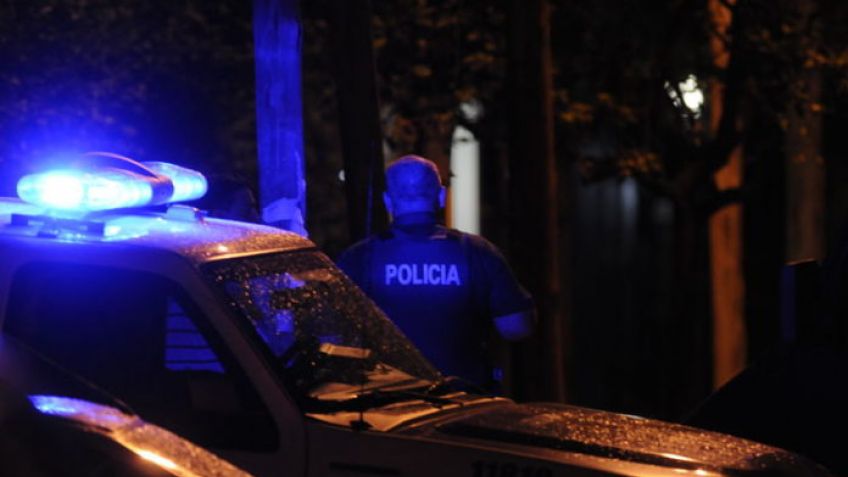 Un auto volcó en el acceso a Egaña: el único ocupante falleció