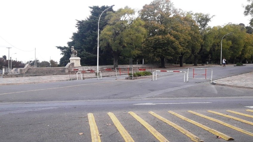 Por el armado de Acercarte, ya se cortó el tránsito en la diagonal del Parque
