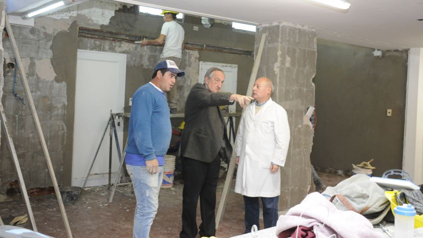 Lunghi recorrió las obras en la guardia del hospital