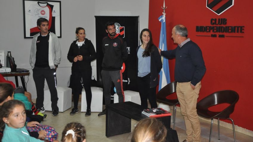 Agustina Barroso: "Se respeta que la mujer juegue al futbol, antes no pasaba"