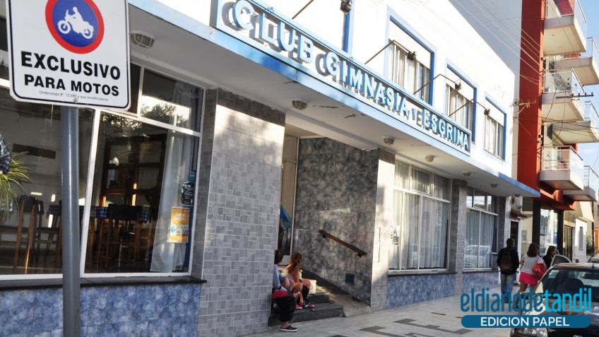 El frente del club, en calle Sarmiento al 100