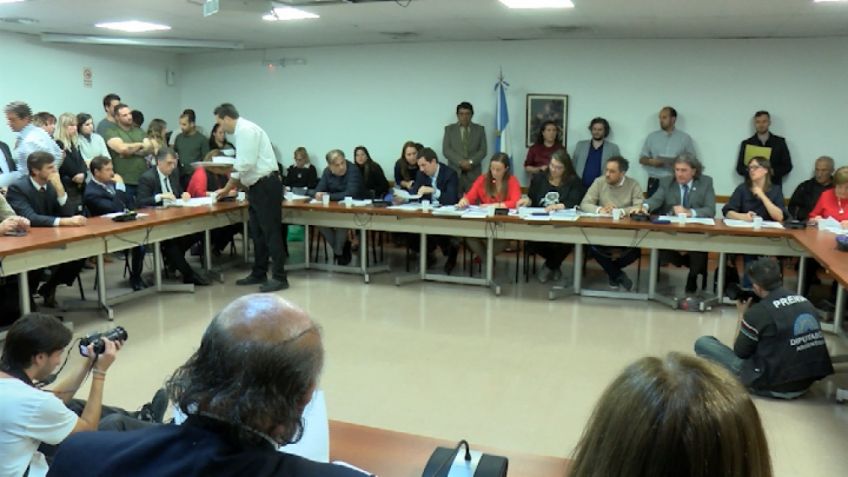 Buscan firmar dictamen de consenso de la denominada ley de Góndolas