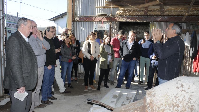 Presentaron el proyecto para construir ladrillos a base de reciclado de telgopor