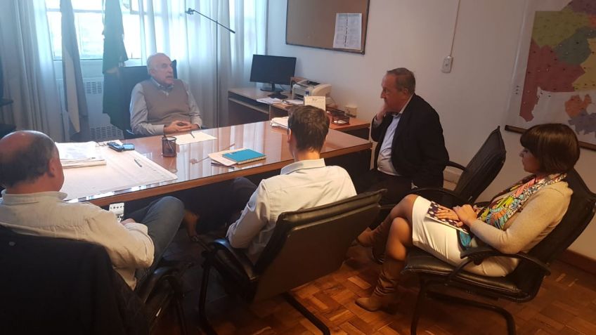 Lunghi cumplió con su agenda y gestionó por tierras y viviendas