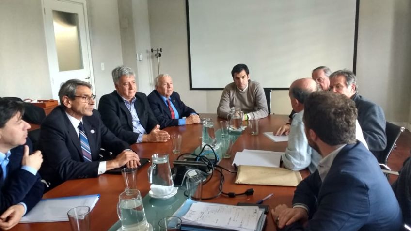 Lunghi cumplió con su agenda y gestionó por tierras y viviendas
