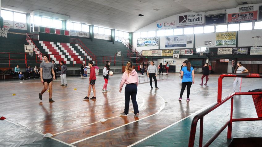Deportistas de Unión entrenando en gimnasio