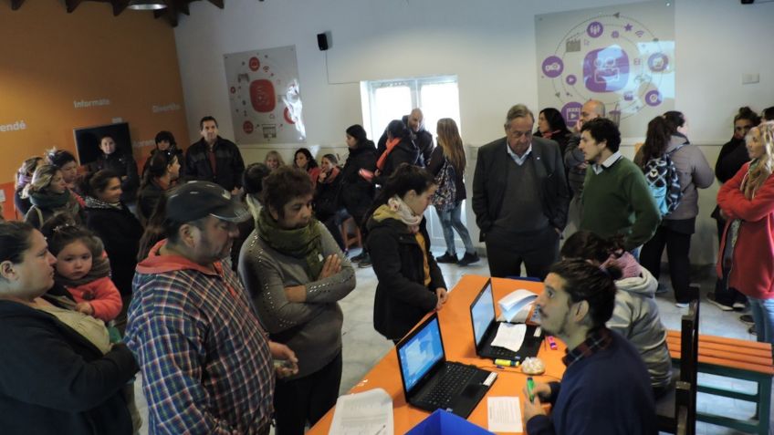 Lunghi: "Los jóvenes son la base del desarrollo futuro de la ciudad"