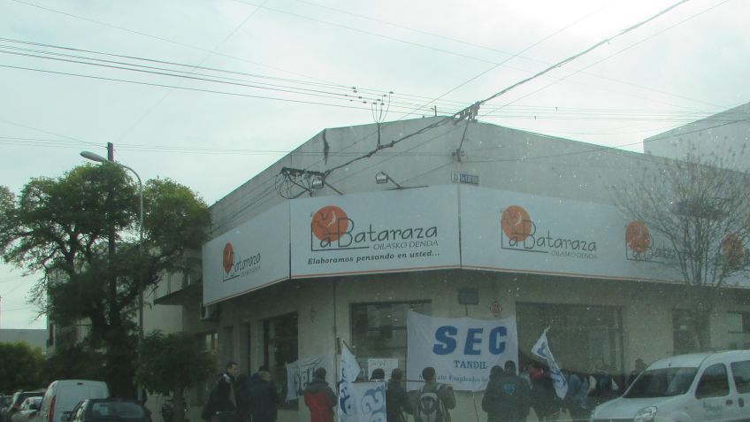 Compromiso de pago de indemnización a empleada de "La Bataraza"