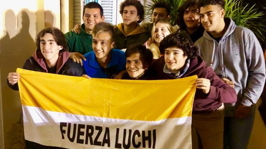 El apoyo a Luciano: sus amigos durmiendo en el Hospital y el saludo de Jaguares