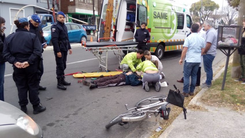 Ciclista herido tras choque en Avellaneda y Moreno