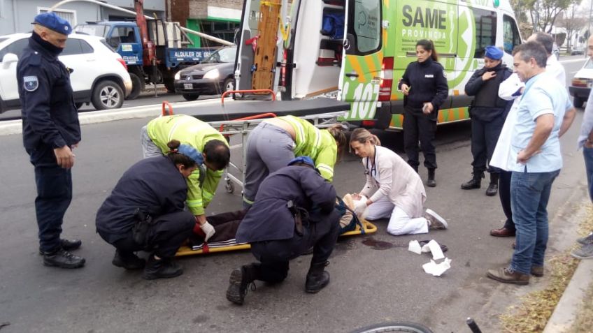 Ciclista herido tras choque en Avellaneda y Moreno