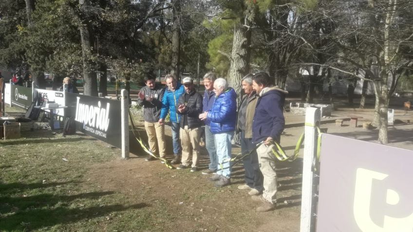 Uncas inauguró sus canchas de hockey y rugby