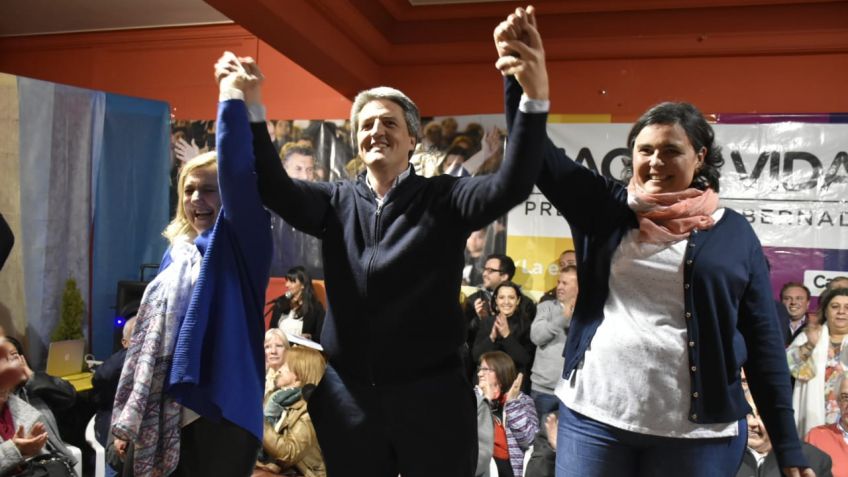 Nicolini y su equipo presentaron su local de campaña