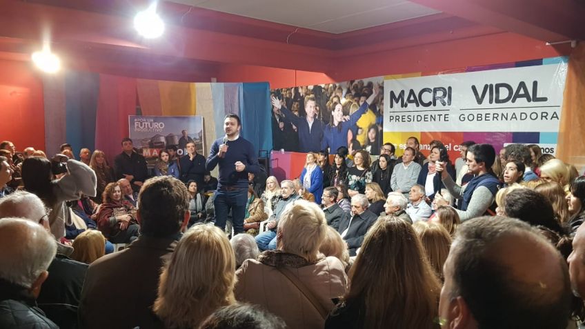 Nicolini y su equipo presentaron su local de campaña