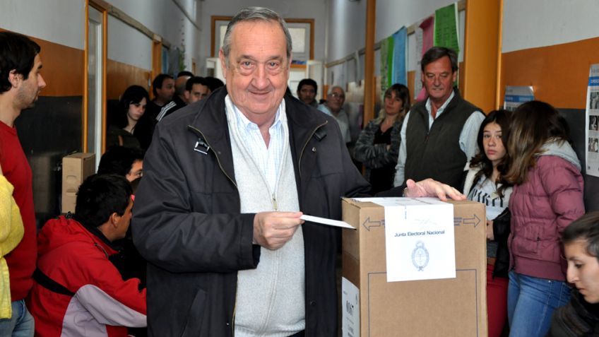Lunghi: "Aconsejo que voten al original y no a la copia"