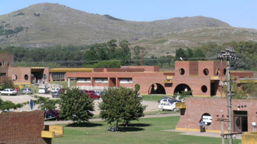 Información importante para quienes votan en el Campus Universitario