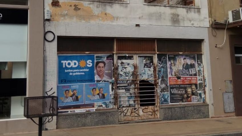 Quejas por malos olores y abandono de un terreno en pleno centro