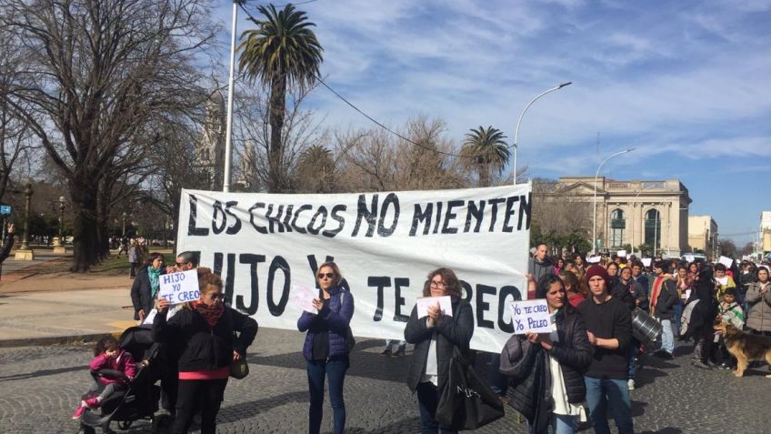 Abuso en el jardín: manifestación de familiares y el Movimiento 1º de Octubre