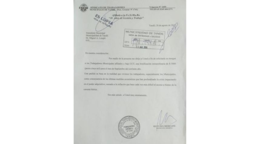 Trabajadores municipales pidieron un bono de $5000