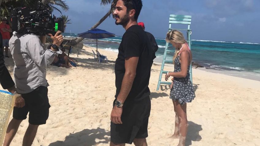 Trabaja en una compañía de seguros, se fue de vacaciones y terminó en un video de Juanes