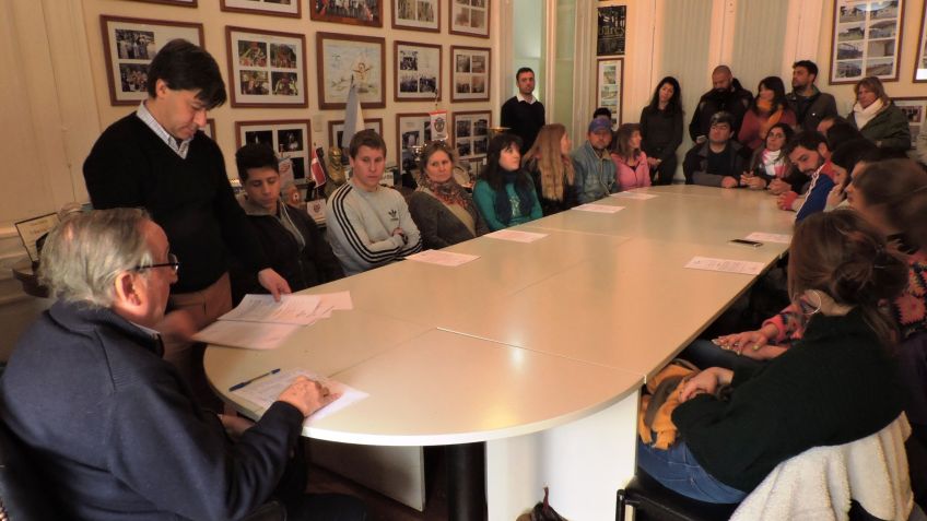 Lunghi entregó aportes económicos a micro emprendedores
