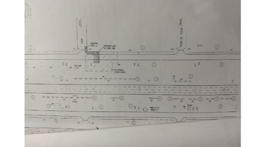 Copia del proyecto de las colectoras con la calle atravesando la estación de servicio ?Las Pircas?
