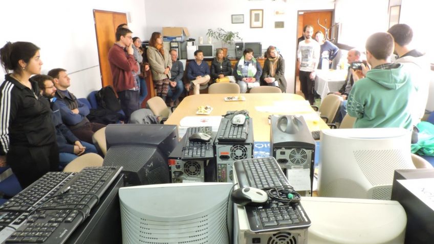 Se realizó una nueva entrega de computadoras y hardware recuperado a instituciones