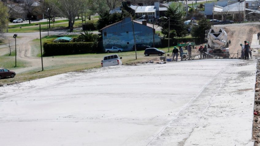 Continúan los trabajos de pavimentación en distintos sectores de la ciudad