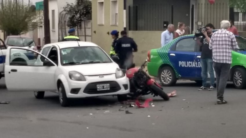 Dos motociclistas heridos tras choque en Estrada y Brandsen