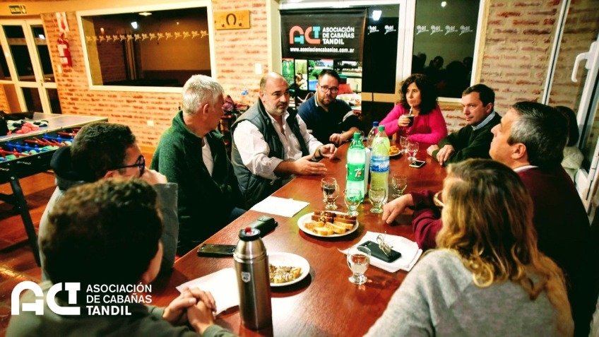 La Asociación de Cabañas se reunión con candidatos a intendente