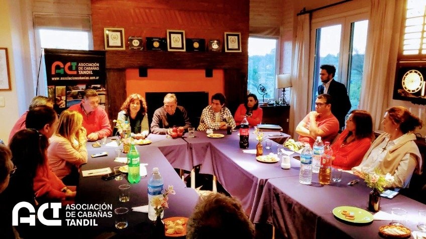 La Asociación de Cabañas se reunión con candidatos a intendente