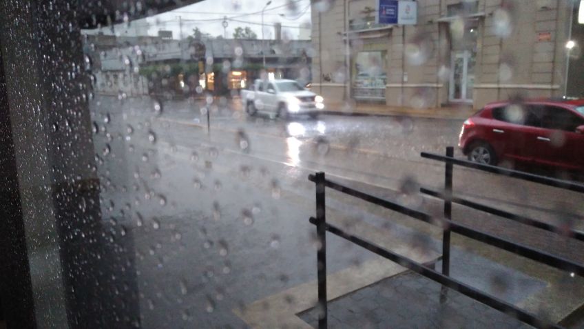 Lloviznas y chaparrones para arrancar la semana