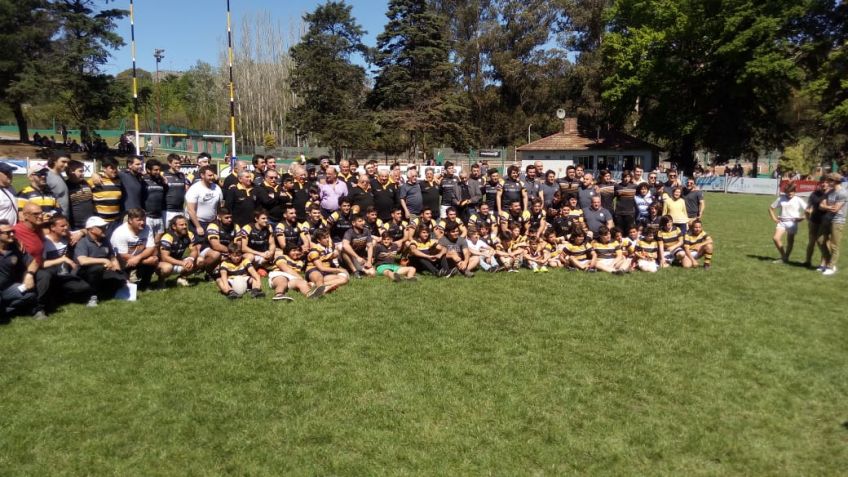 Uncas homenajeó a los "Camisetas Negras"