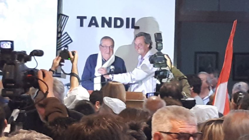 "Me han dado el premio de ser el intendente del Bicentenario"