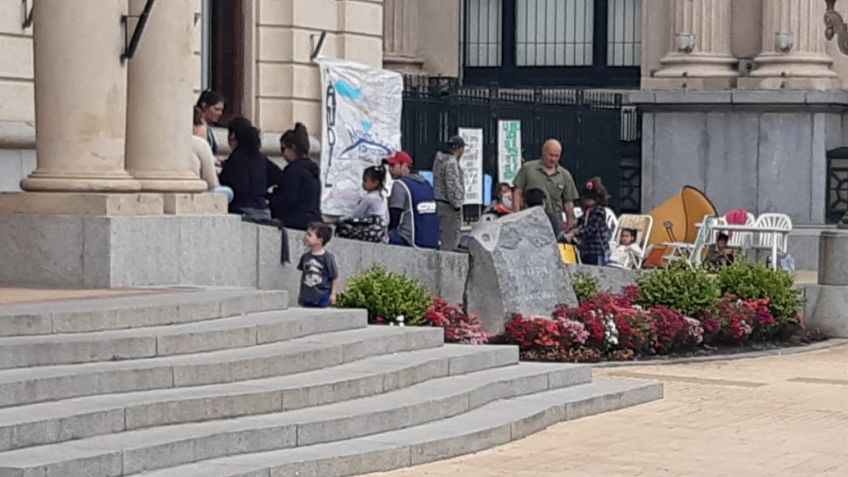 Retomaron el acampe en el Municipio por el pedido de alimentos
