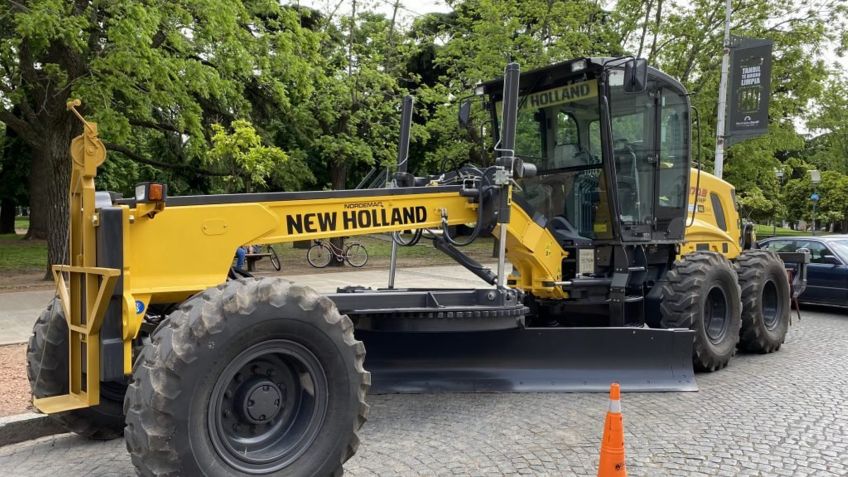 Presentaron nueva maquinaria para mejorar los caminos rurales