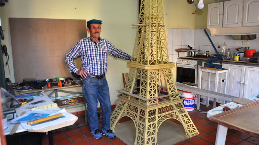 Una Torre Eiffel de casi tres metros en Tandil
