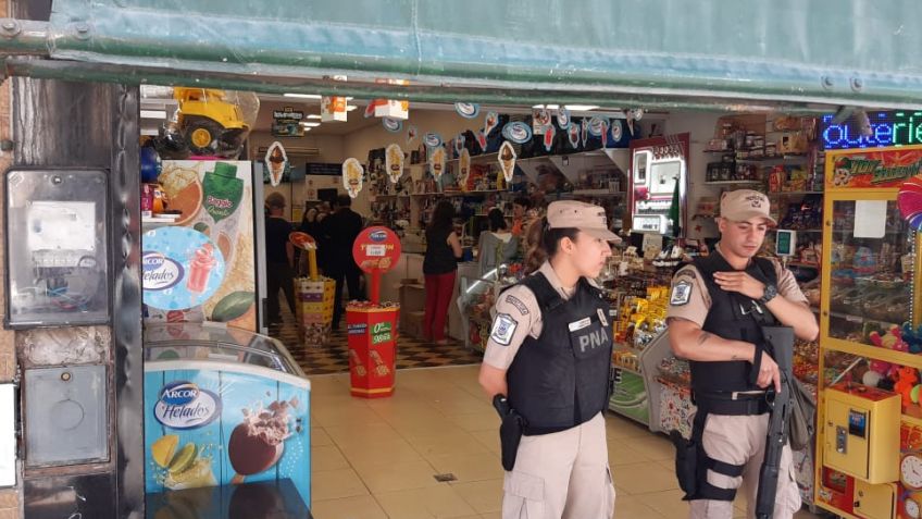 Allanaron comercio céntrico por una causa de contrabando de cigarrillos