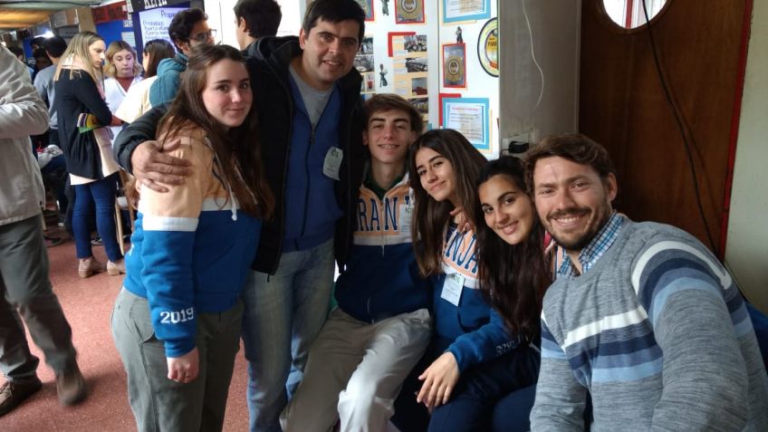 Los chicos con sus tutores participaron en distintas instancias de Feria de Ciencias.