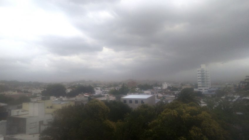 Domingo con cielo nublado y probables tormentas aisladas