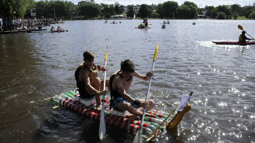 Se realiza la Regata de embarcaciones construidas con elementos recuperados
