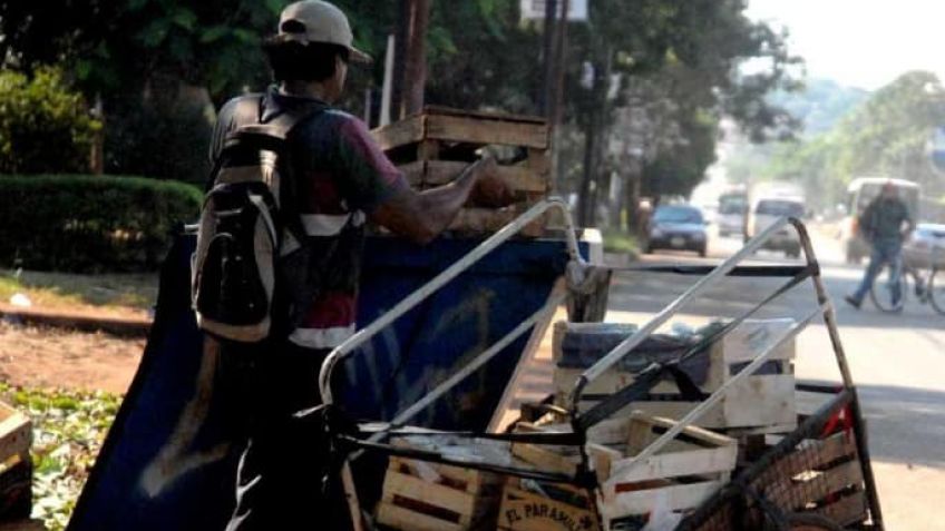 Le robaron el carrito a un cartonero