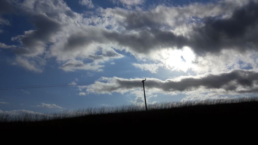 Jueves con cielo parcialmente nublado