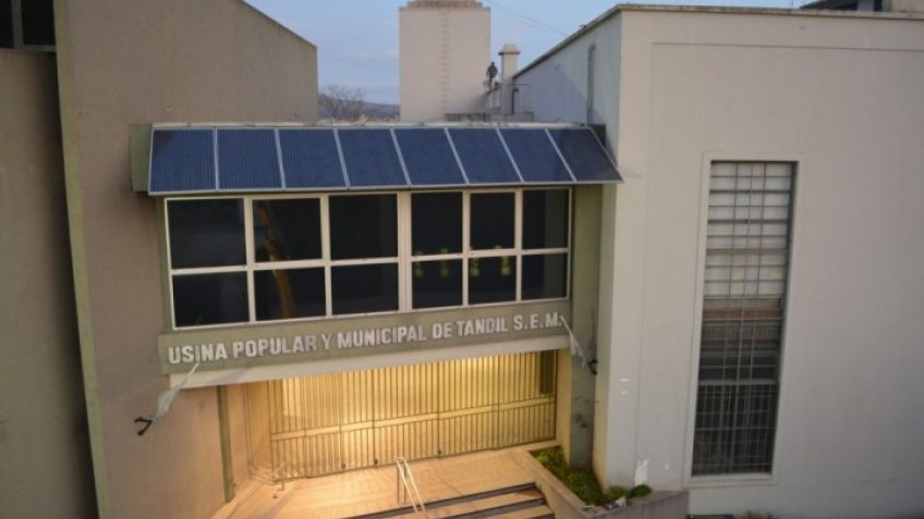 Instalación de generación de energías con recursos renovables y antigua Sala de Máquinas