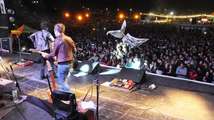 Guasones cerró el Roca Rock ante una multitud
