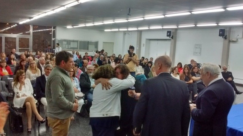 Nuevos graduados y distinciones por 25 años de servicio en UNICEN